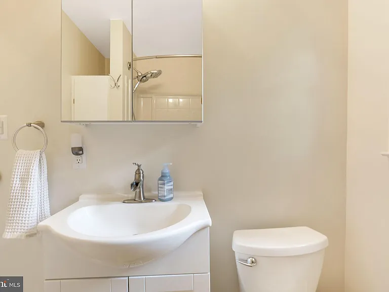 8011 Jackson Rd — Photo 49