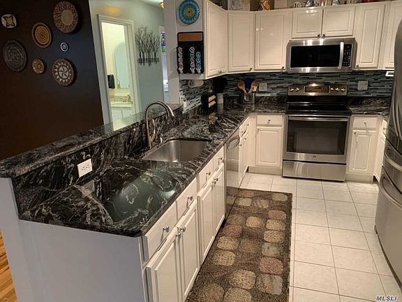 2nd image of 505 Birch Hollow Dr