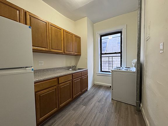 5th image of 507 W 179th St APT 5A