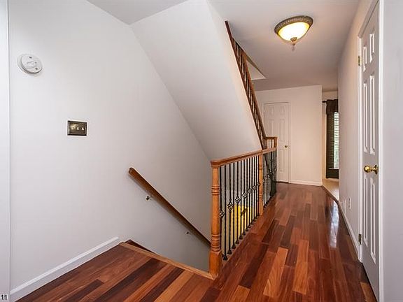 5th image of 55 Mews Ln