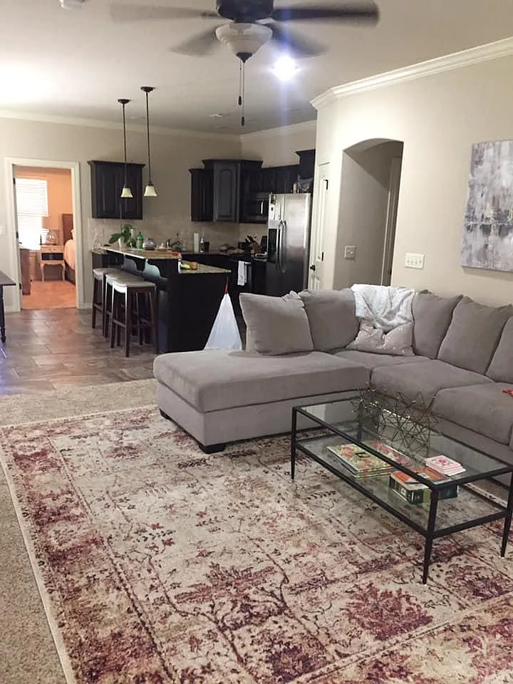 3 bed, 1450 sqft, $2,000 — Photo 2