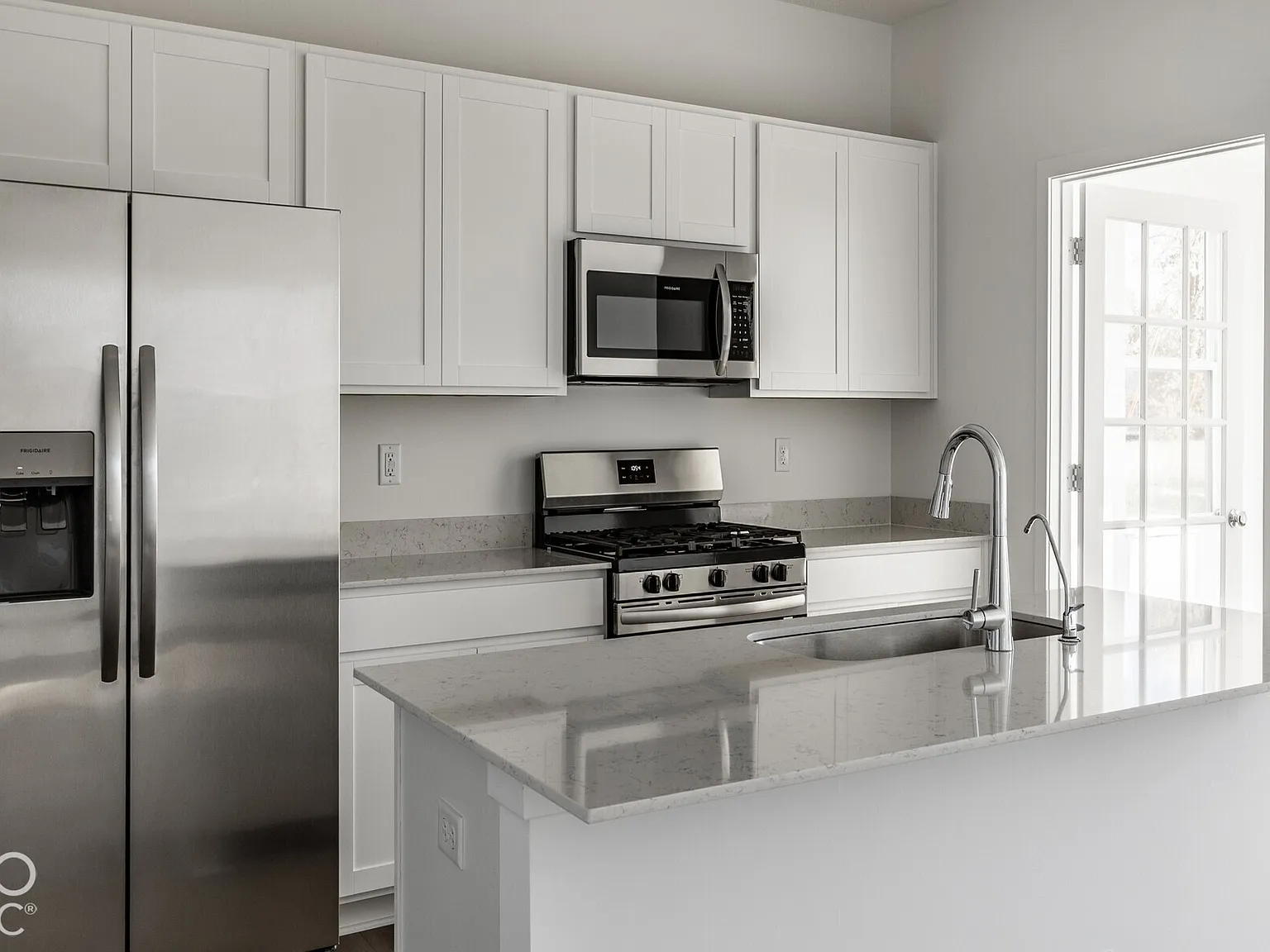 3 bed, 2.5 bath, 1793 sqft, $2,395 — Photo 4