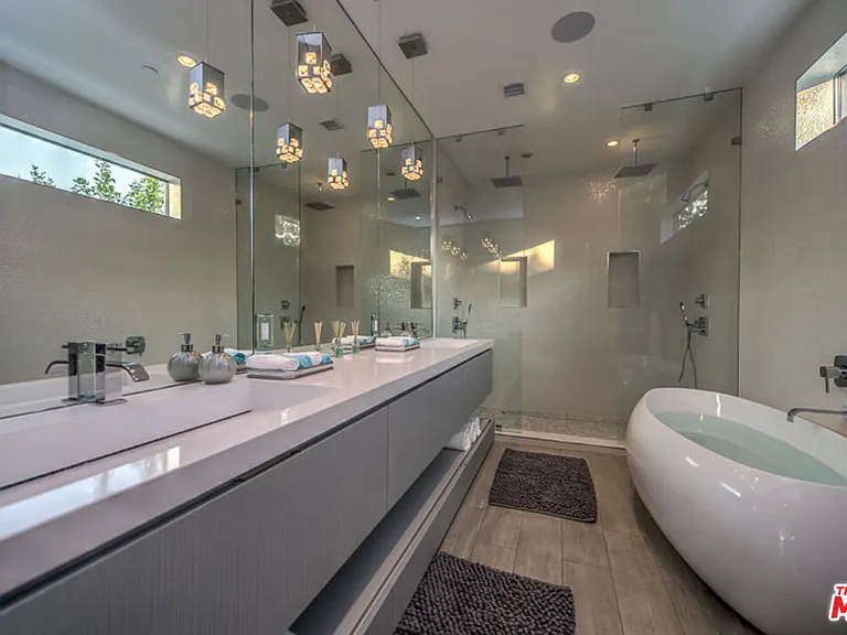 658 N Edinburgh Ave — Photo 19