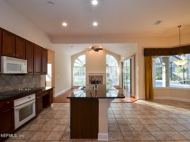 11712 Blackstone River Dr — Photo 5