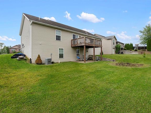 4th image of 1658 Columbia Dr