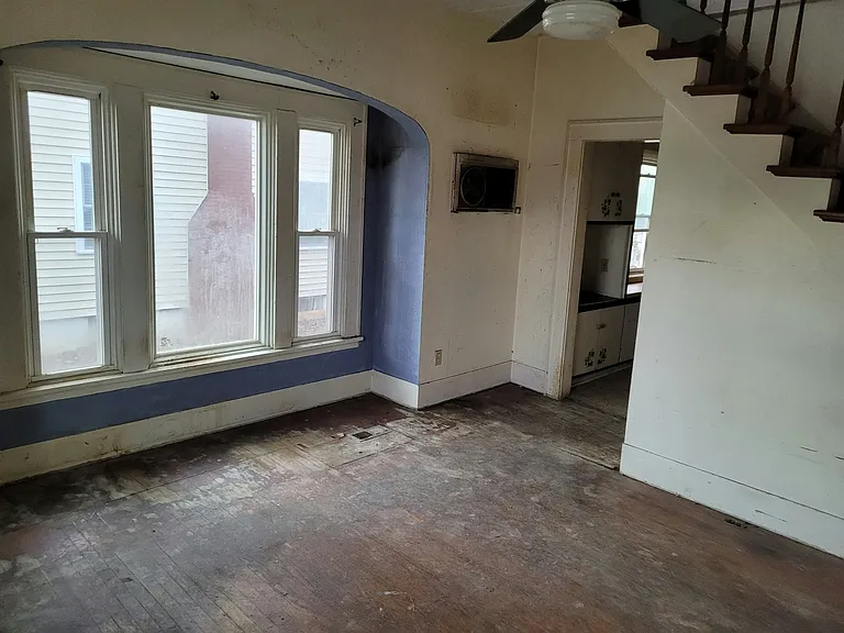 203 W Lindell St — Photo 6