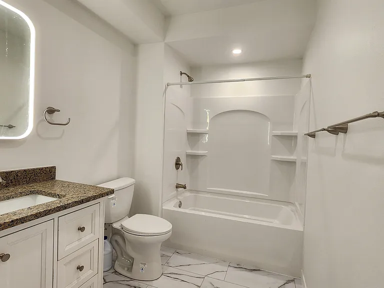 908 E Gorham St #2 — Photo 18