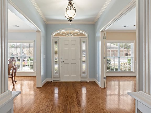4th image of 156 Scarlet Ln