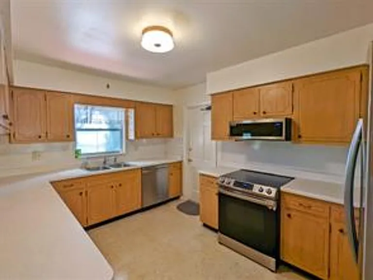 18110 Dorman Rd — Photo 10