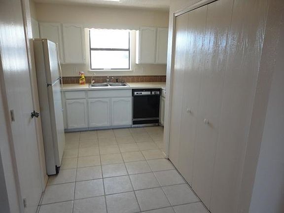 4th image of 2600 Miguel Pl APT A