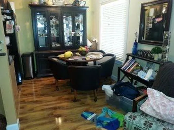 1050 Cove Dr, Prospect Heights, IL