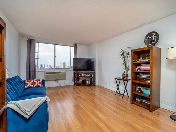 3rd image of 118-17 Union Tpke APT 16D