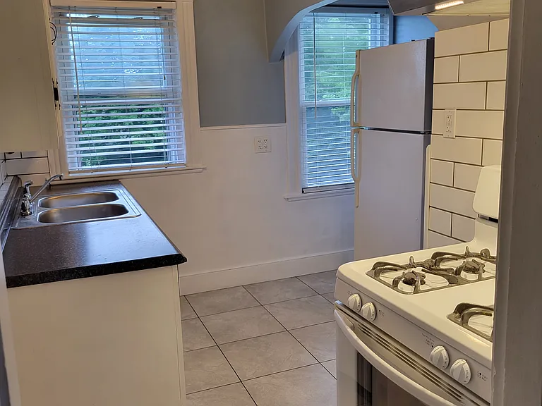 138 Bay View Ave #3 — Photo 13