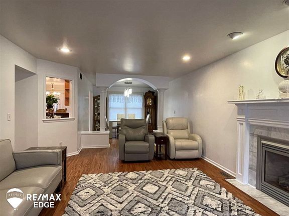 4th image of 9123 Pembrook Dr