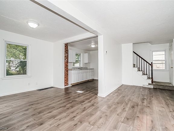 4th image of 1133 Bethany Ave