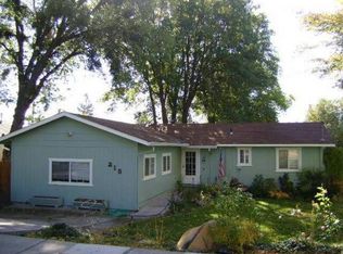 215 Merritt Ave, Mount Shasta, CA 96067