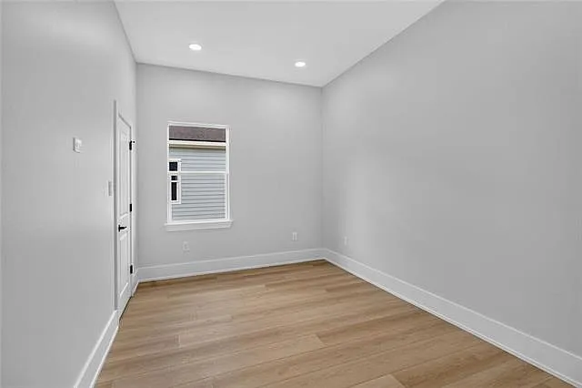401 E 1st St #A — Photo 7