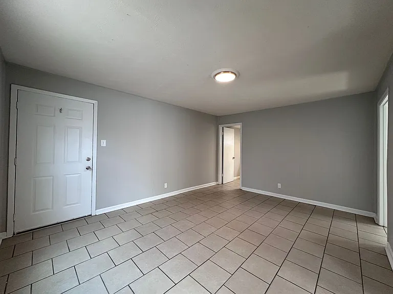204 Courtyard Cir — Photo 123