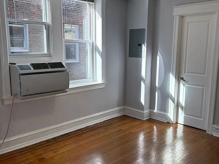 4203 Chester — Photo 11