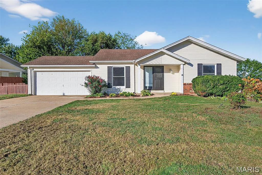 1429 Saint Gregory Ln photo 1