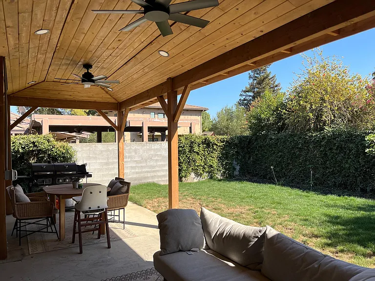 205 Lilac Ave — Photo 6