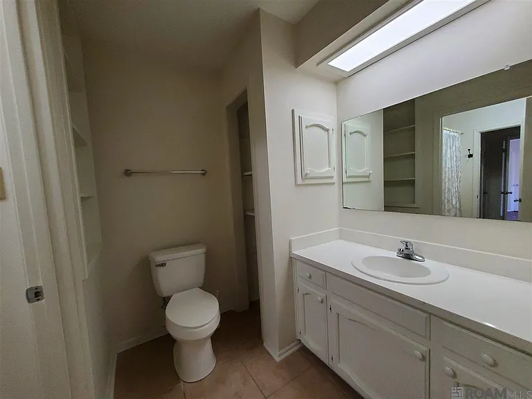 5151 Everett Ln — Photo 13