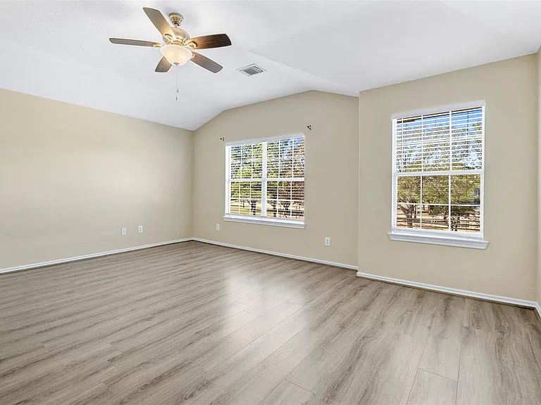 25211 Bentley Glen Ln — Photo 17