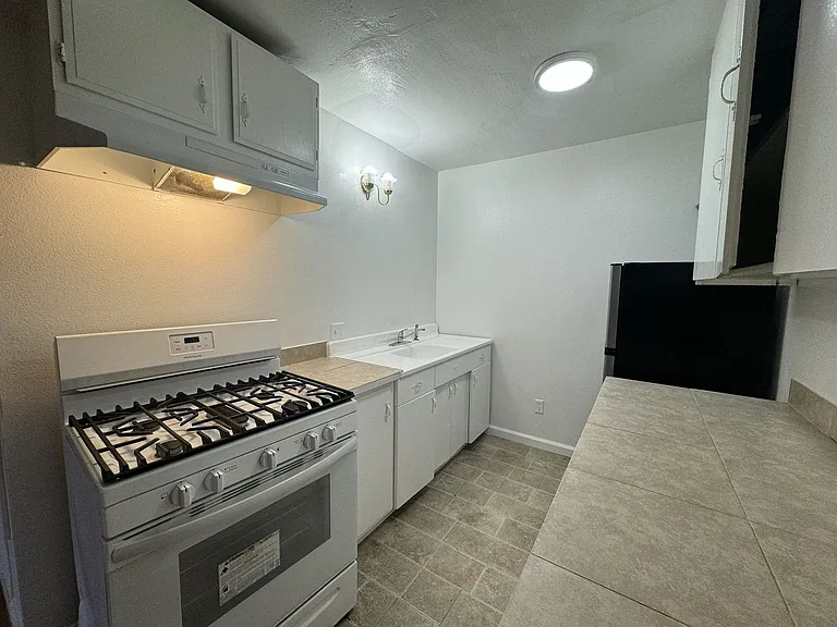 2535 Kansas Ave — Photo 5