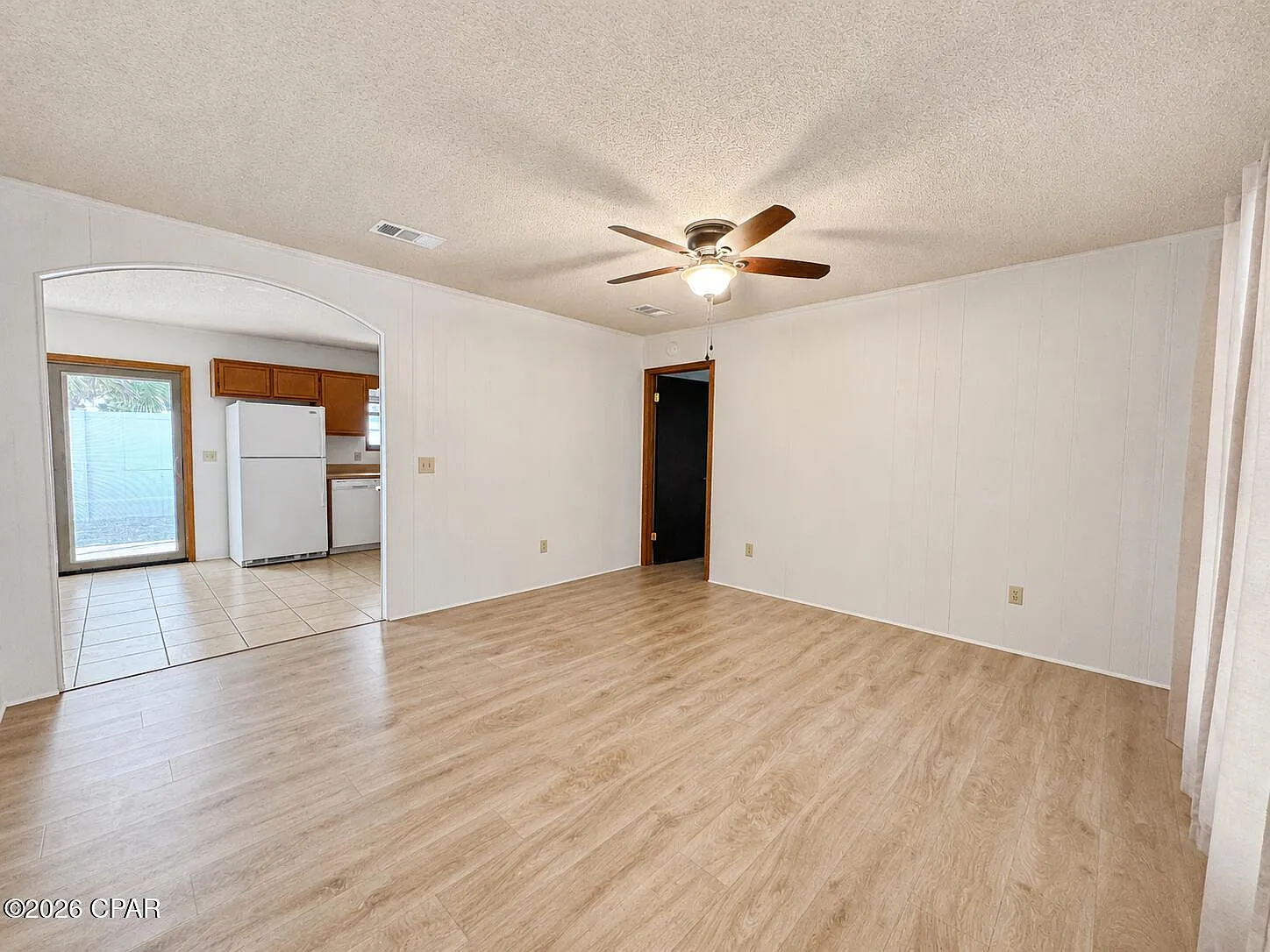 2 bed, 1050 sqft, $1,800 — Photo 2