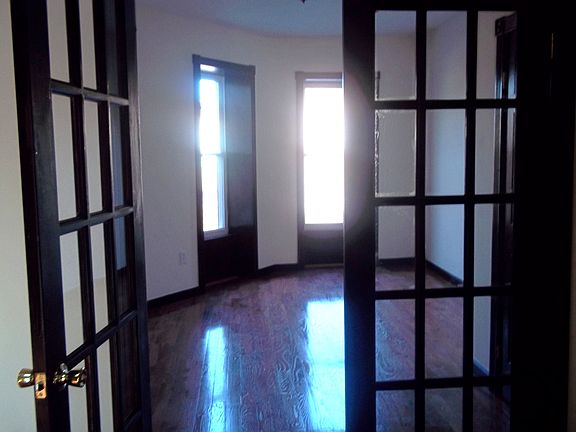 3rd image of 440 Throop Ave #2