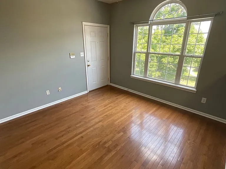 125 N Washington St — Photo 127