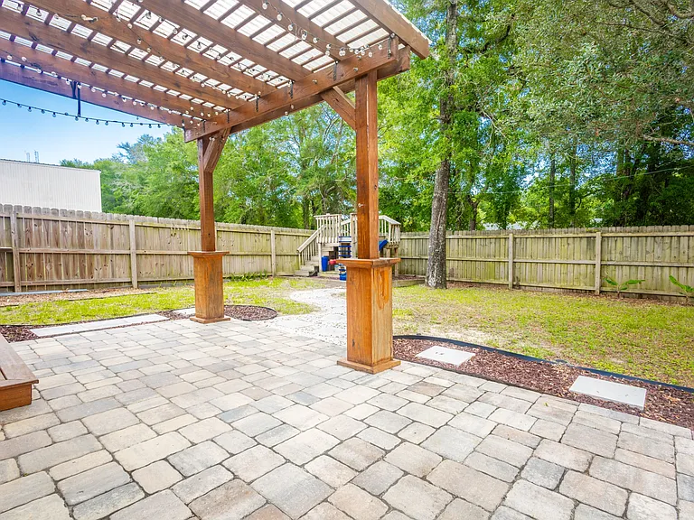 557 Valparaiso Pkwy — Photo 26
