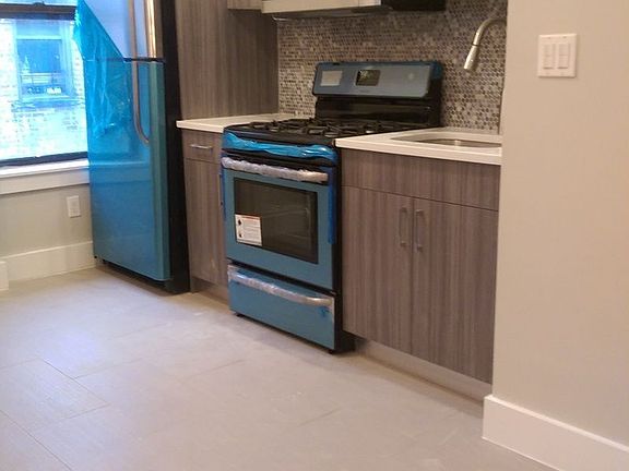 2nd image of 260 Parkside Ave APT C3e