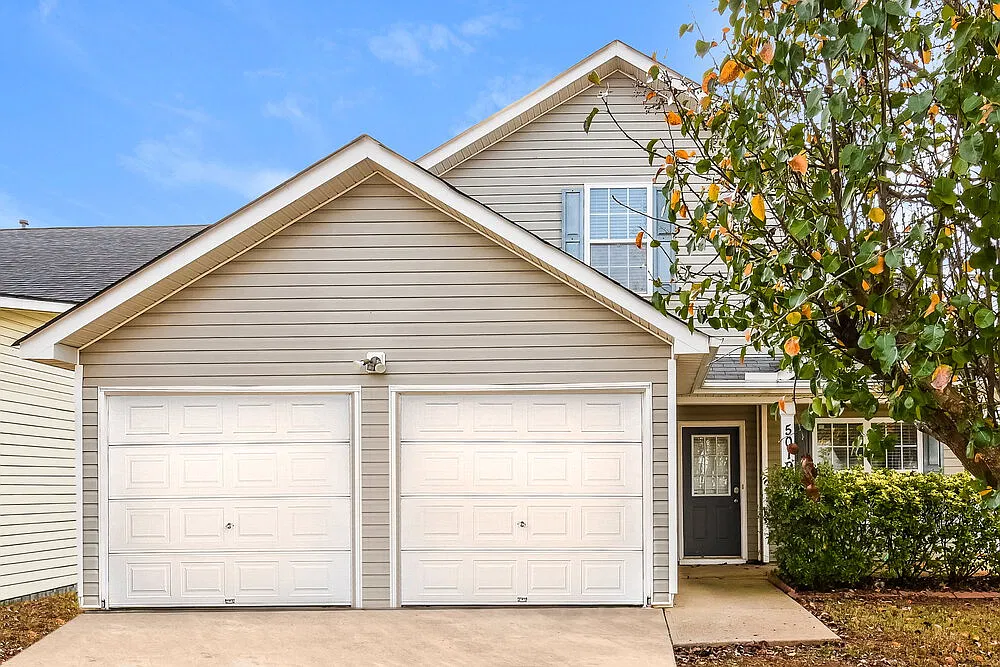 3 bed, 2.5 bath, 2065 sqft, $2,800 — Photo 1