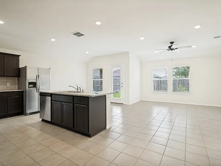 908 Horton St — Photo 6