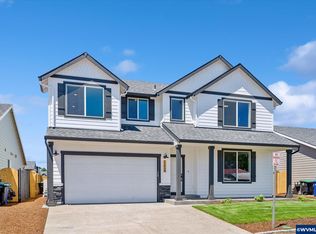 11218 Blueberry Loop NE, Donald, OR 97020