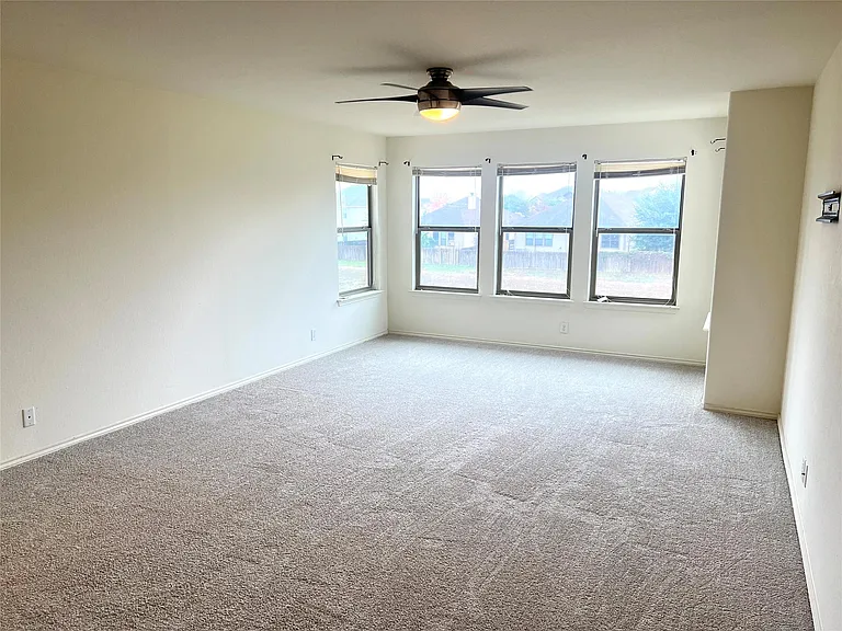 160 Mistletoe Ln — Photo 22