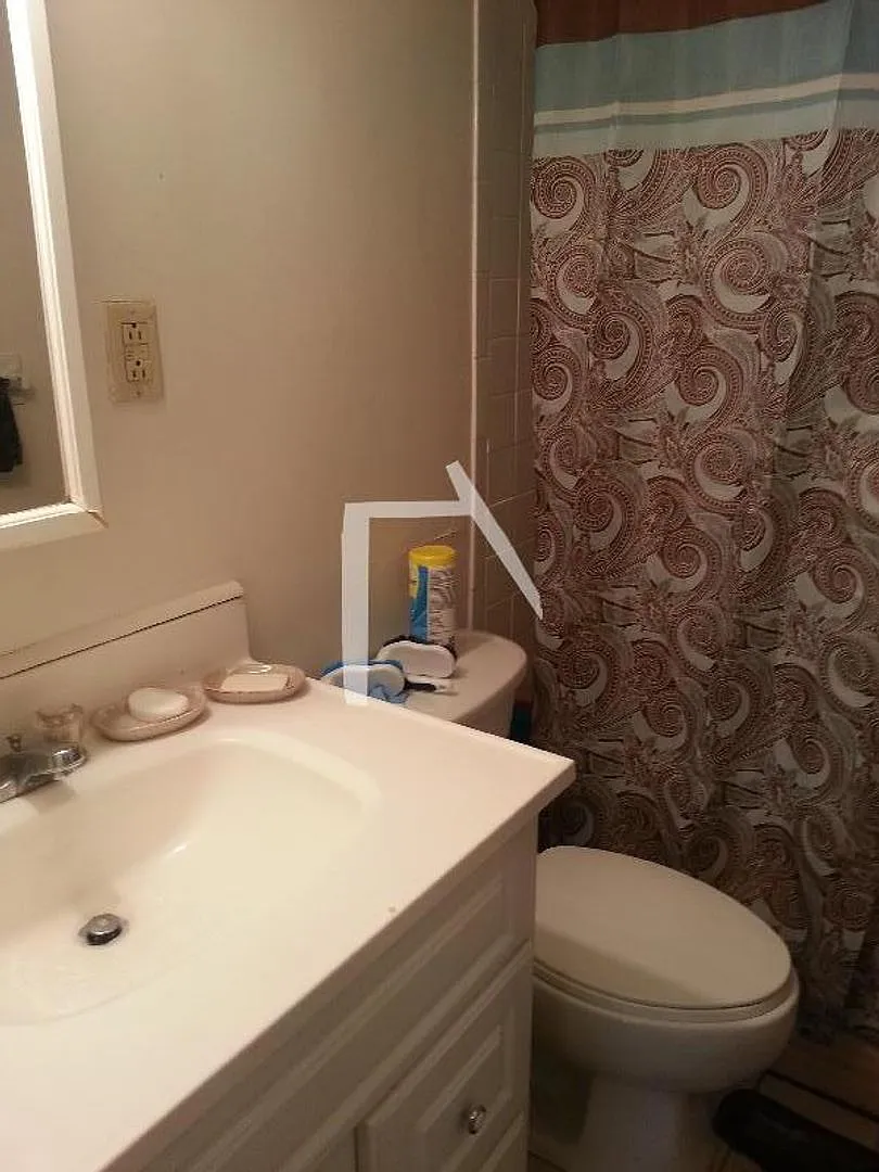 2 bed in Allston — Photo 4