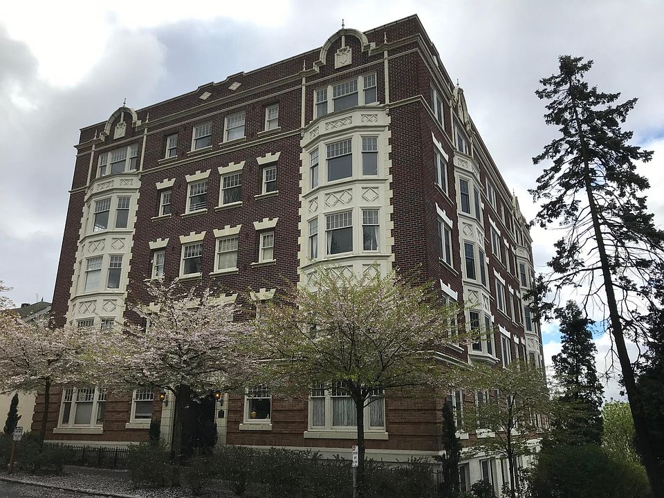 1st image of 25 W Highland Dr APT 2