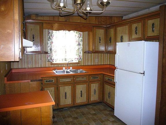 3rd image of 1291 Benedict Ave