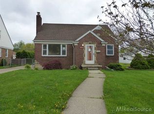 8126 McKinley St, Center Line, MI 48015