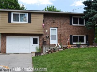 928 Maple St, Friend, NE 68359