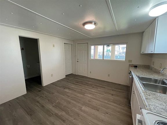 2nd image of 110 20th St #A