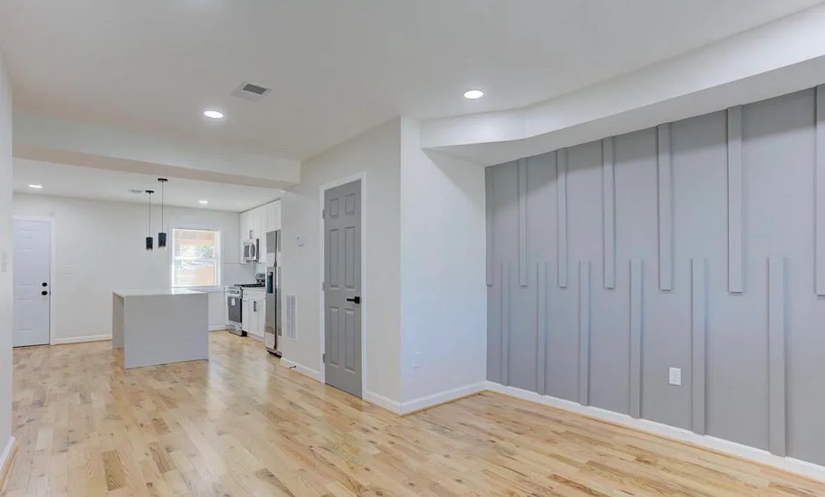 3 bed, 2.5 bath, 1088 sqft, $2,150 — Photo 4