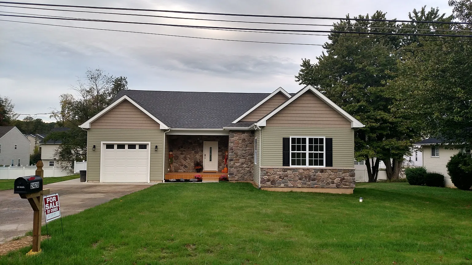 2428 Linconia Ave photo 1