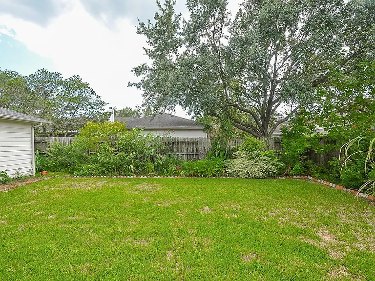 12407 Aliso Bend Ln — Photo 31