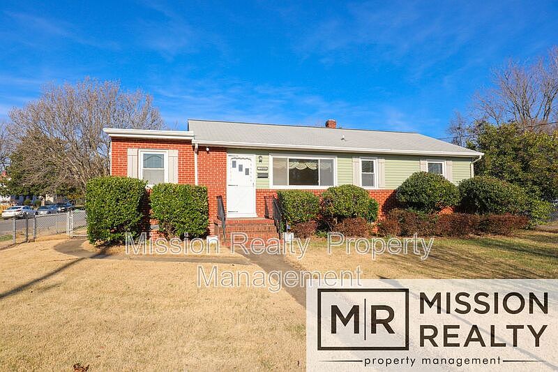 1st image of 2500 Byron St