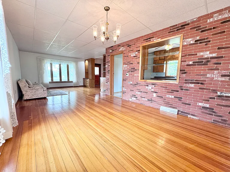 1016 Pleasant St — Photo 19
