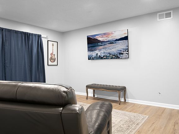 3rd image of 500 Paragon Mills Rd APT M12