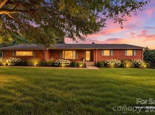 226 28th Avenue Pl NE, Hickory, NC 28601